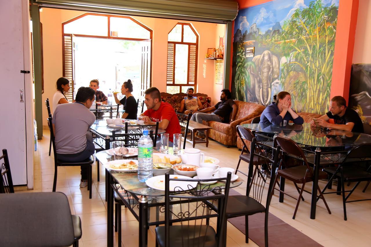 Siumi Rest Hotel Nallathanniya Bagian luar foto