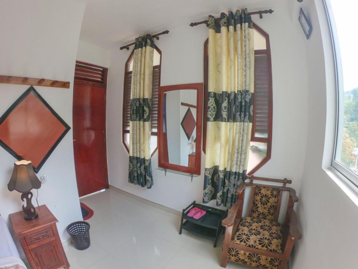 Siumi Rest Hotel Nallathanniya Bagian luar foto